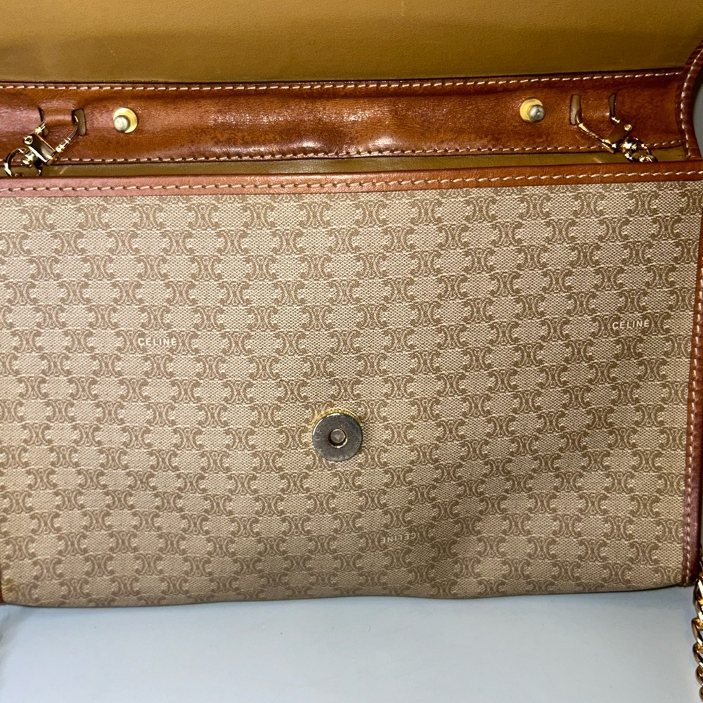Pre loved Celine Macadam vinyl portfolio crossbody bag - Picture 4 of 15